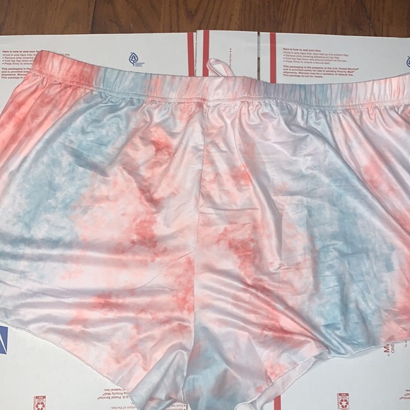 Night Shorts - Picture 3 of 7